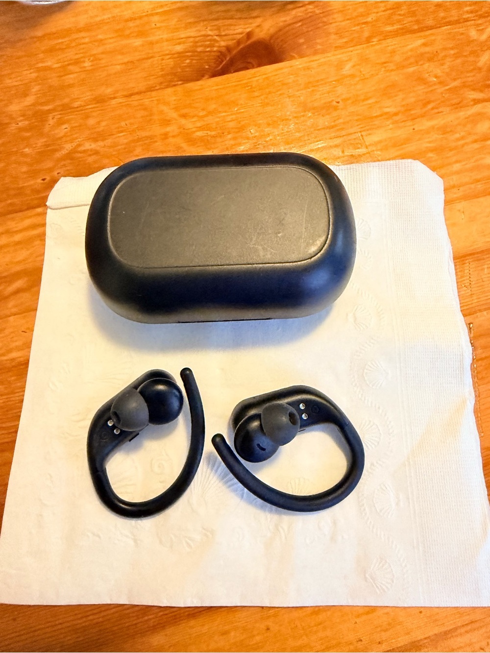 Black Wireless VR/AR Earbuds with Charging Case